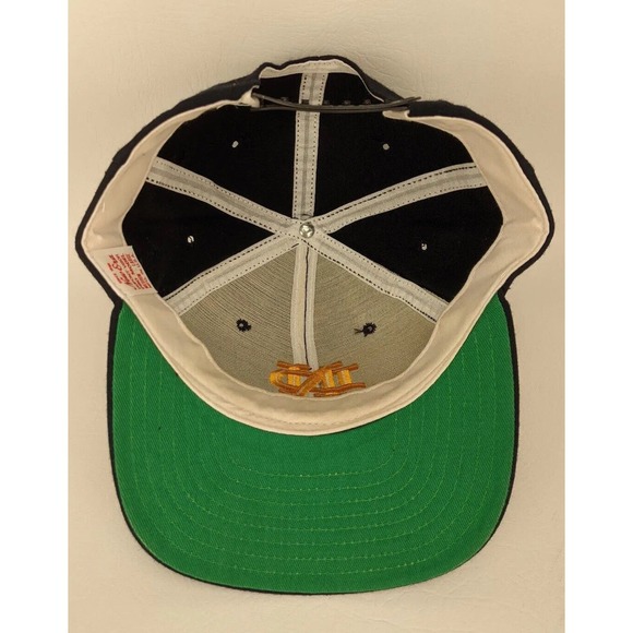 Vtg. Notre Dame Irish Black Embroidered New Era USA Med-Large Size Baseball Hat - Picture 7 of 10